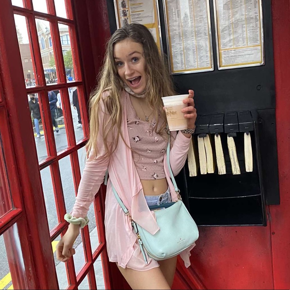 Meet your Posher, Camryn